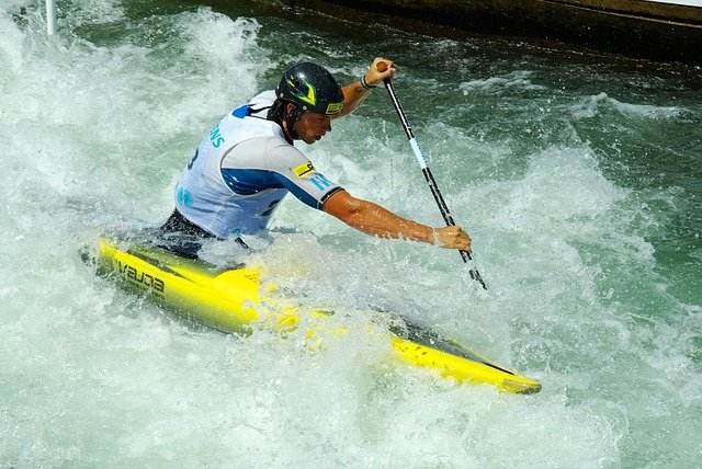 What is canoeing - an overview with photos